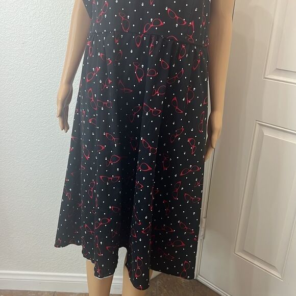 Torrid Retro Chic Dress V Neck Sleeveless Sz 24 Black Red Sunglasses Midi Zipper - Picture 3 of 11